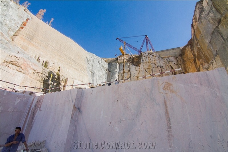 Rosa El Rei Marble Quarry