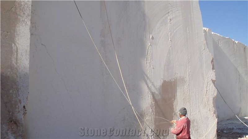Akdag Beige Marble Quarry