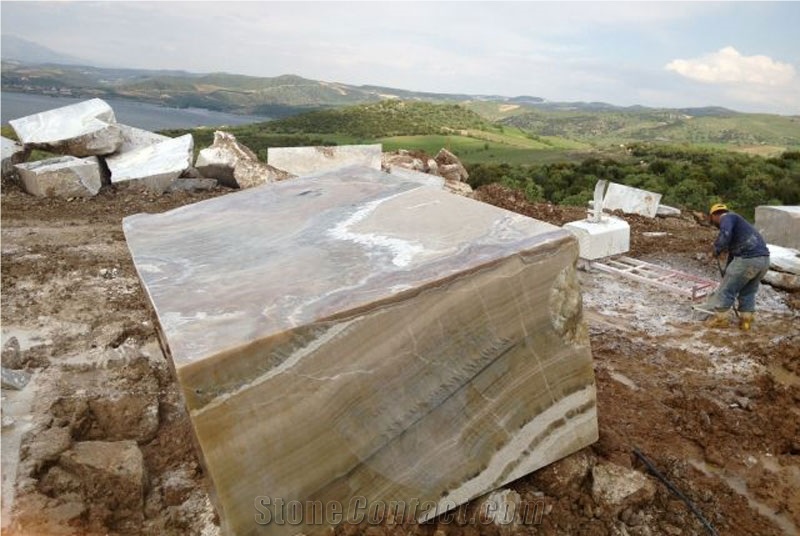 Honey Bubble Onyx, Champagne Onyx Quarry