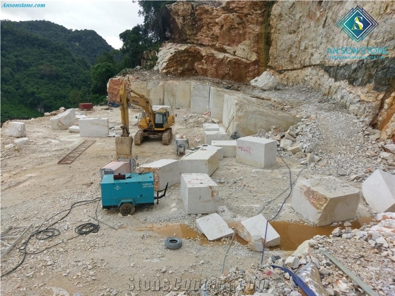 Wooden Vein Marble Quarry