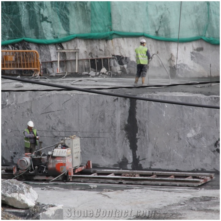 Markina Olaspe-Nero Marquina Marble Quarry