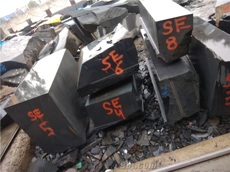 India Jet Black Granite Quarry
