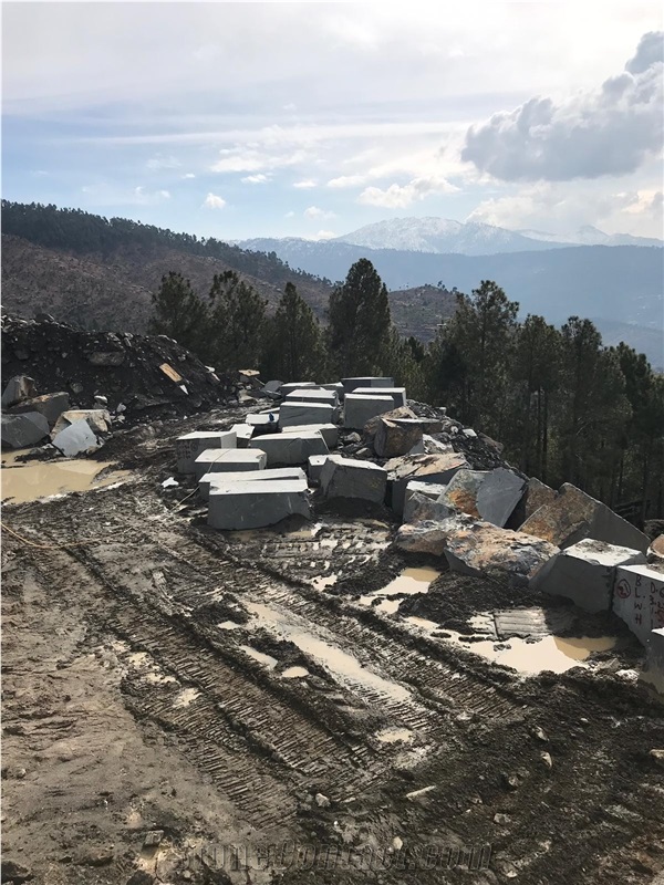 Noble Absolute Black Granite Quarry
