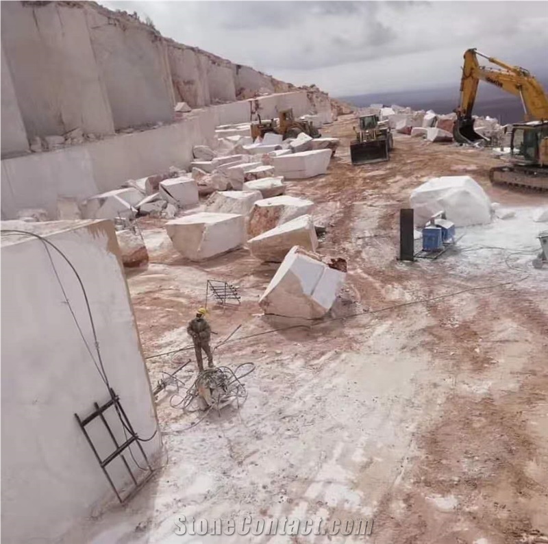 Dehbid Marfil Cream Marble Quarry