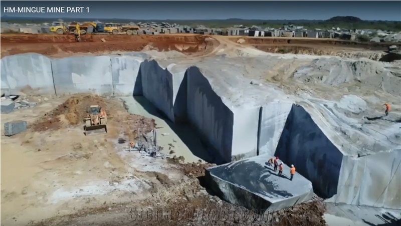 Black Mingue Granite-Angola Black Granite Quarry