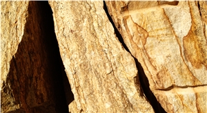 Miracema Old Gold Gneiss Quarry