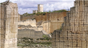 Pietra Carparo Rosso- Pietra Leccese Quarry