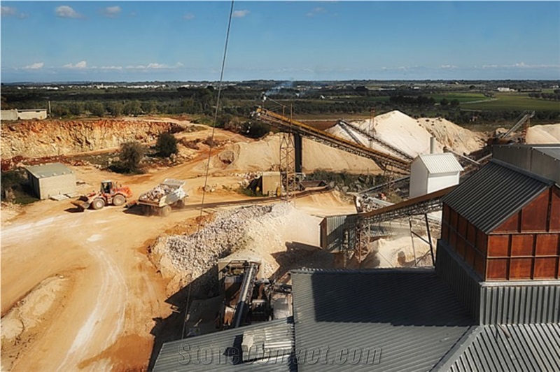 Pietra del Salento, Bianco di Santa Cesarea Quarry