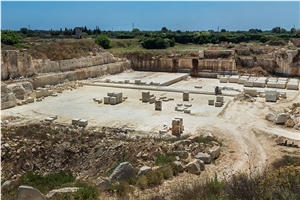Pietra Leccese Calcare Melpignano Quarry