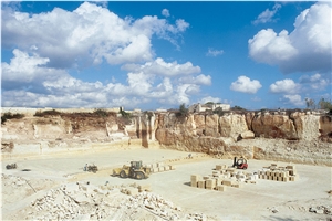 Pietra Leccese Calcare Melpignano Quarry