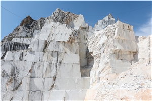 Bianco Carrara C-Bianco Carrara CD Querciola 147 quarry