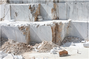 Bianco Carrara C-Bianco Carrara CD Querciola 147 quarry