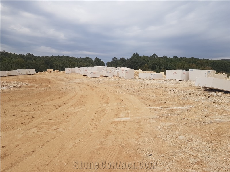 RAVNISHTE Vratza Limestone Quarry