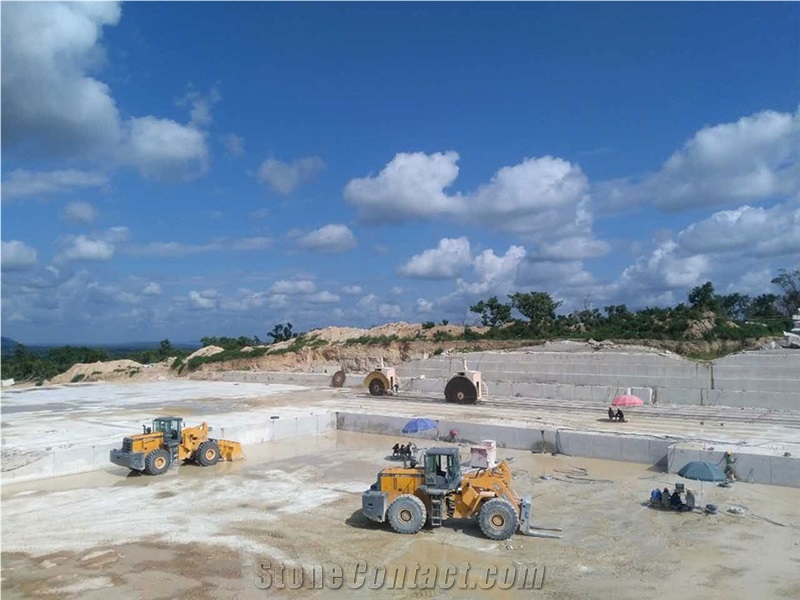 Phantom Golden Flower Granite Quarry