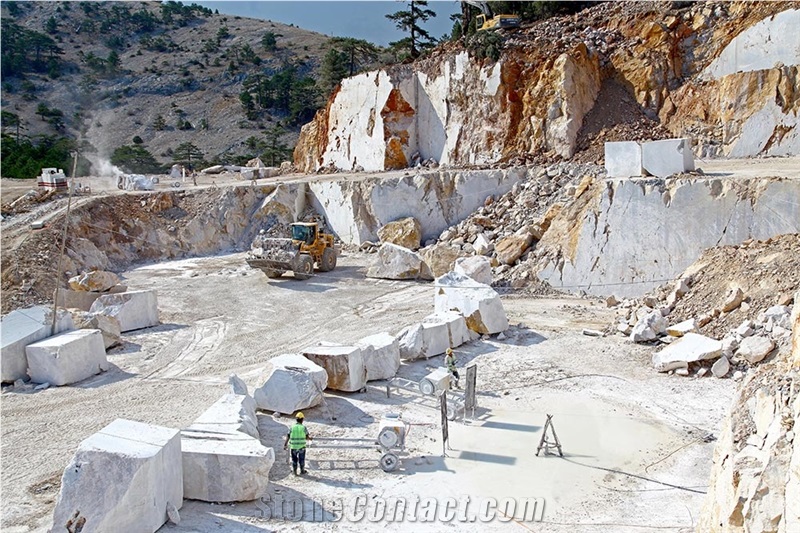 Sapphirus Dark Marble Quarry