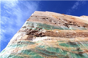 Smeraldo Onyx-Smeralda Onyx Quarry
