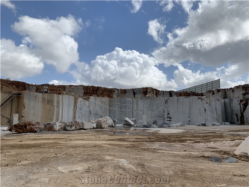 Denizli Black Neruda Marble Quarry