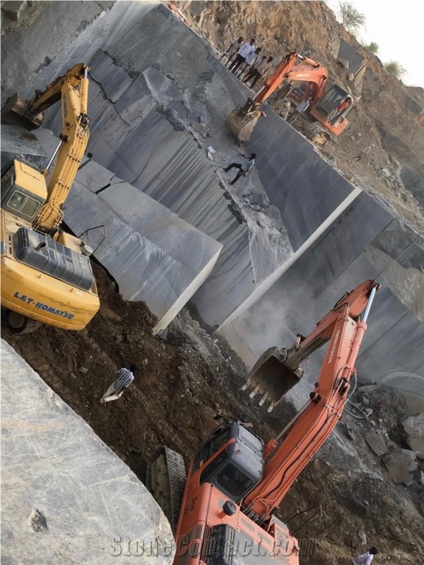India Jet Black Granite Quarry