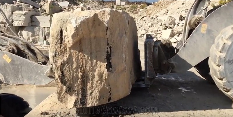 Travertino Romano Noisette Quarry