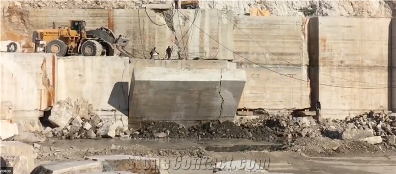 Travertino Romano Noisette Quarry