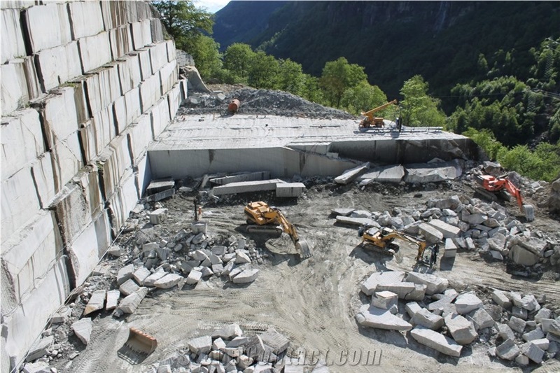 Cava Crotto di Fogarso-Serizzo Formazza Quarry