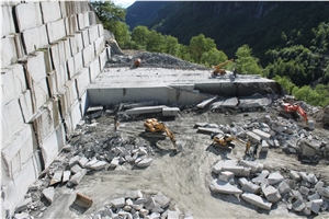 Cava Crotto di Fogarso-Serizzo Formazza Quarry