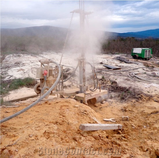 Cantera Arenisca Marron Sierra - Brown Sandstone Quarry