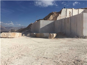 Iran Gold Royal Shanna Marble Quarry