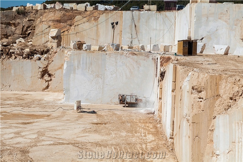 Kemalpasa White-Bursa Bianco White Marble Quarry