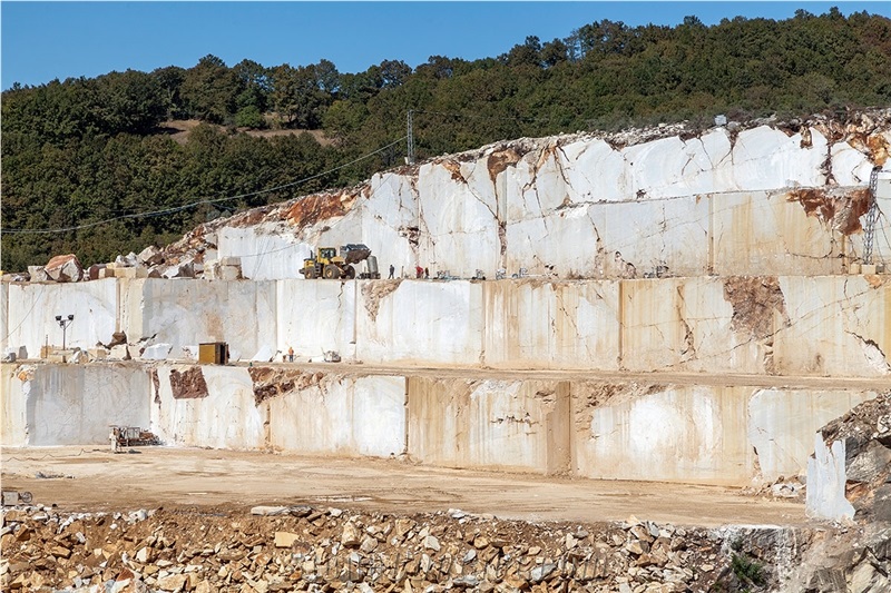 Bianco White Classic Marble Quarry