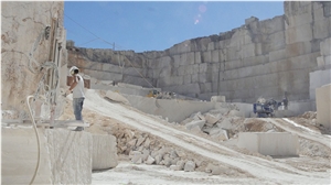 Crema Santarem -Algarve Cream Limestone Quarry Crema Santarem -Algarve Cream Limestone Quarry