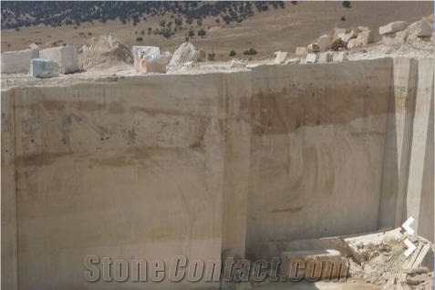 California Honey- Giallo Provenza-Yellow California Limestone Quarry