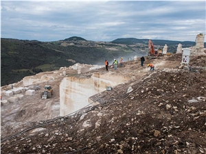 Duna Travertine Quarry