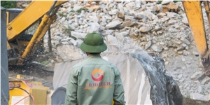 Cloudy Gray Marble Quarry