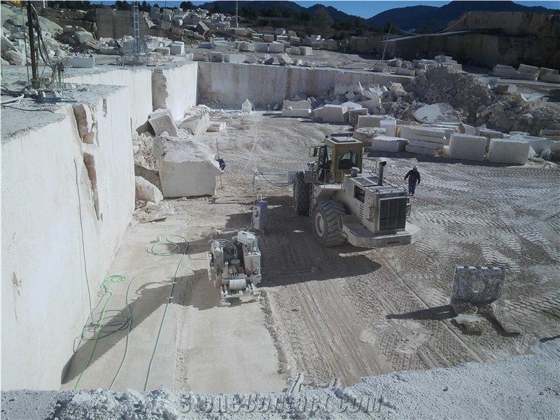 Caliza Alba - Caliza Bianco Quarry
