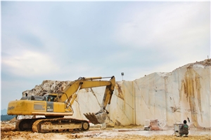 White Elegant Marble  Quarry