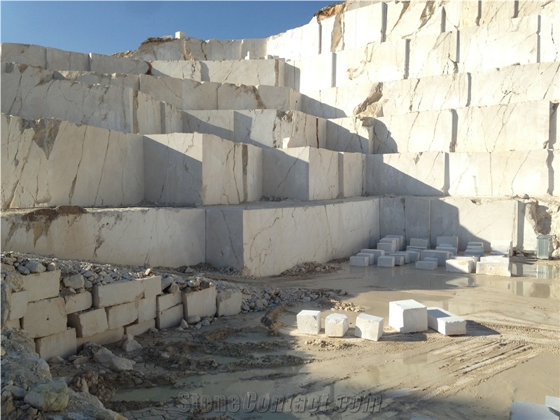 Oscar Beige Marble Quarry