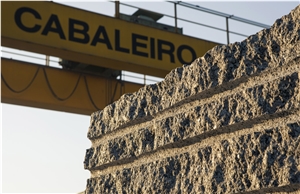 CABECEIRAS Gran Perla-Cinza Cristal Granite Quarry