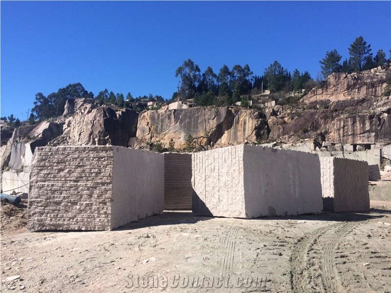Rosa Porino Extra Granite Quarry