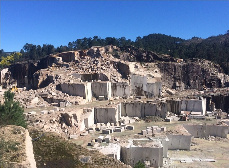 Rosa Porino Extra Granite Quarry