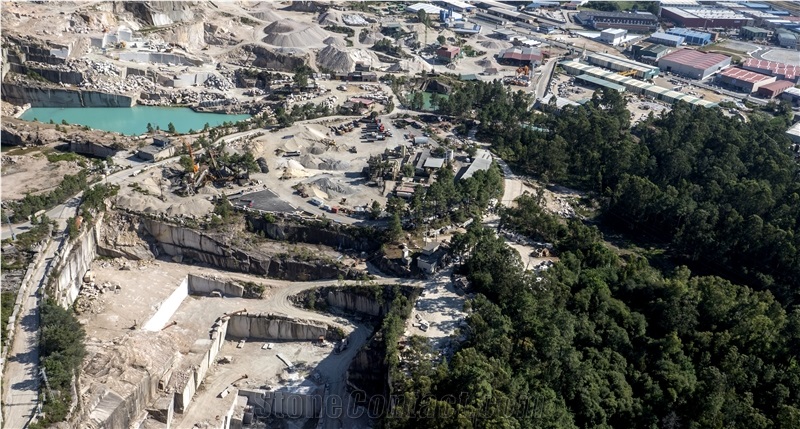 Rosa Porino Extra Granite Quarry
