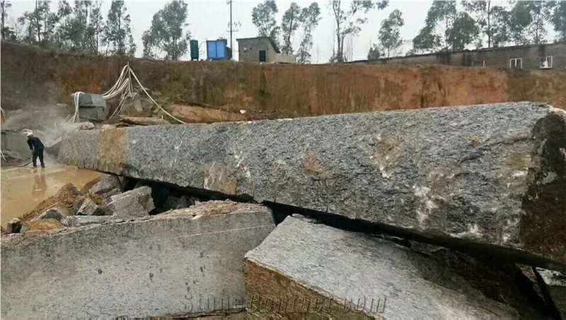 Spray white (Seawave) White Granite Quarry