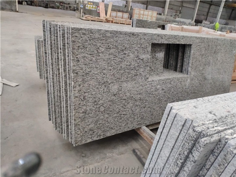 Spray white (Seawave) White Granite Quarry