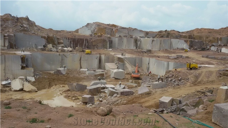 Bijuri Beige Granite Quarry