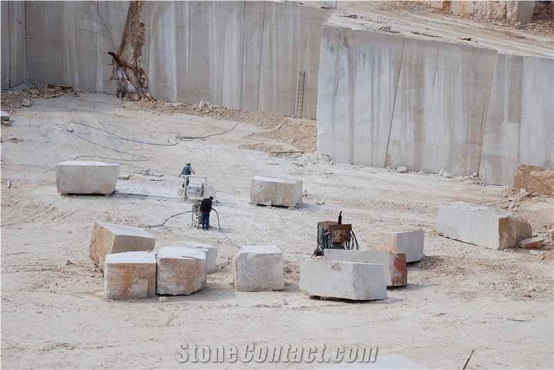 Valtura Statuario Limestone Quarry