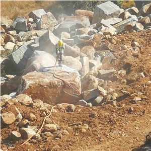 Rustenburg Super Dark-Rustenburg Granite Quarry
