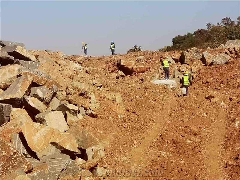 Rustenburg Super Dark-Rustenburg Granite Quarry