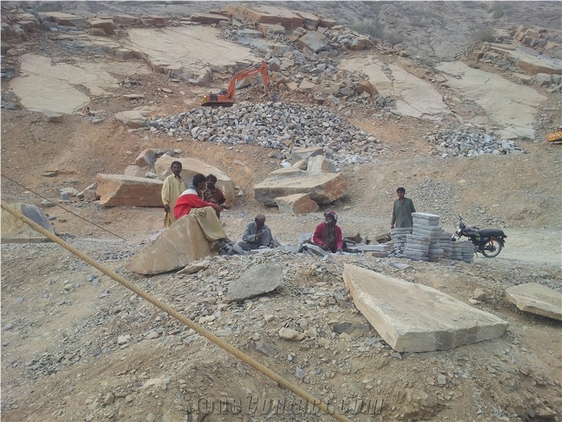 Pietra Di Sassonia Grey Limestone Quarry