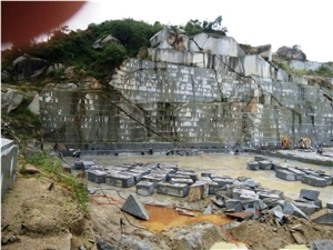 SL White Granite-Suoi Lau White Granite Quarry