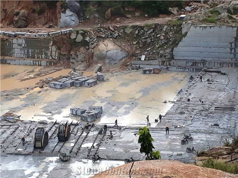 SL White Granite-Suoi Lau White Granite Quarry